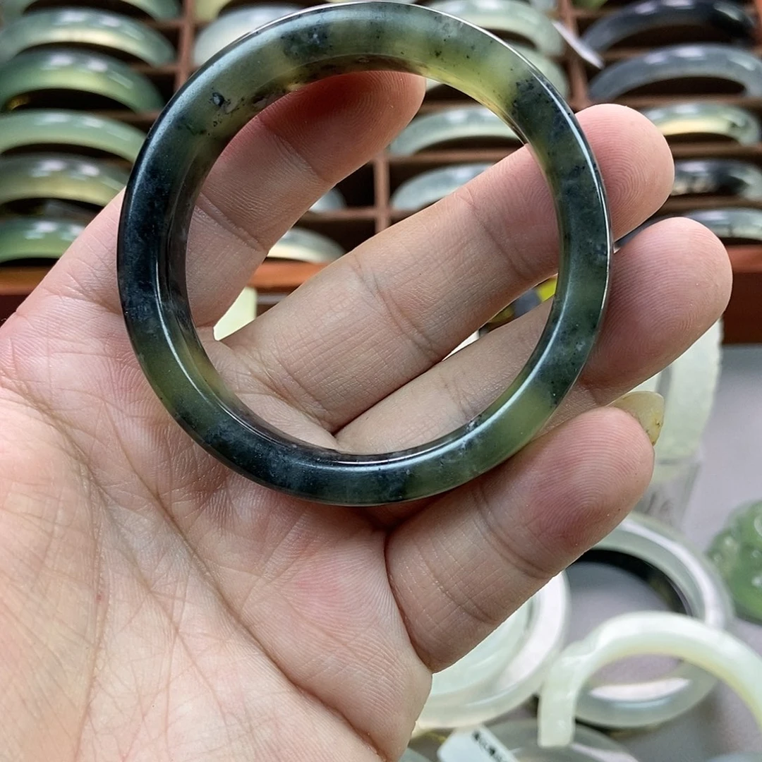 蛇纹石玉手镯未镶嵌绮**大