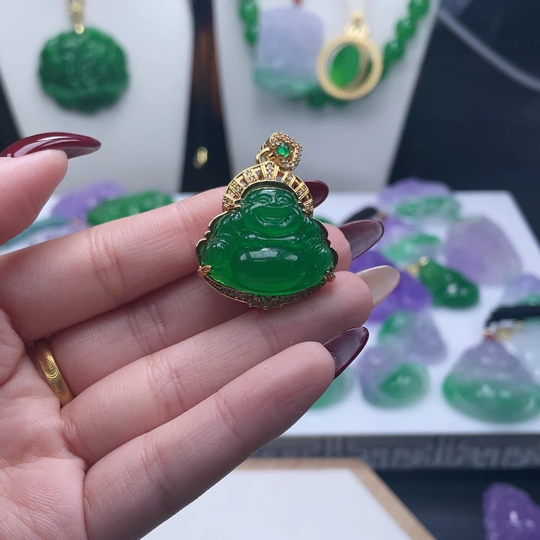 翡翠吊坠(赠链)未镶嵌