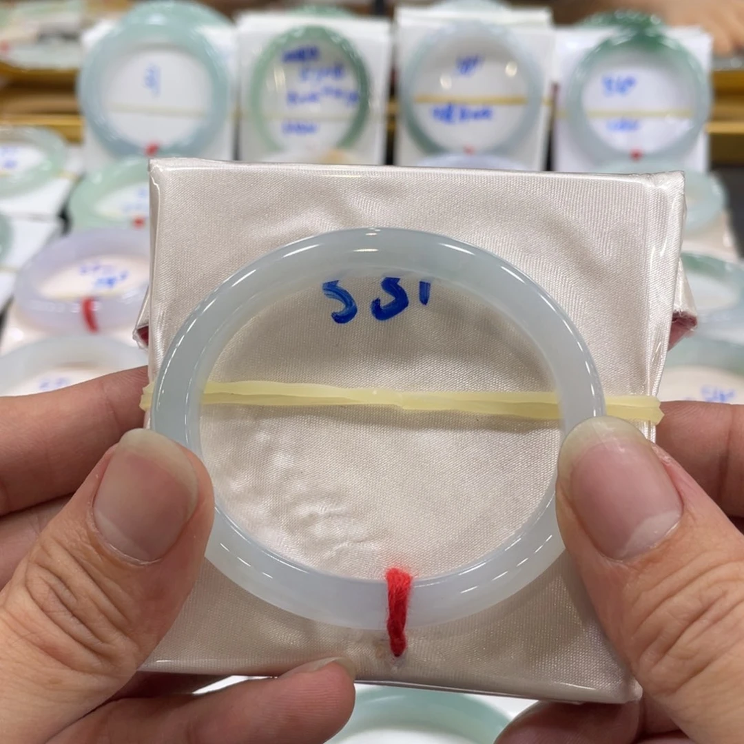 翡翠手镯（贵妃镯）未镶嵌翡翠手镯