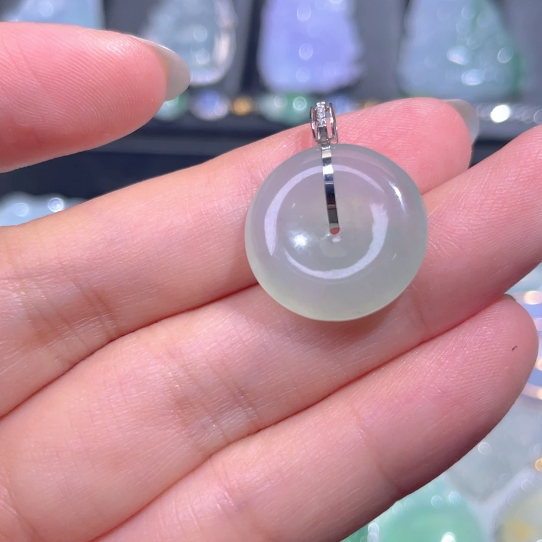 颈饰18K金镶嵌翡翠翡翠