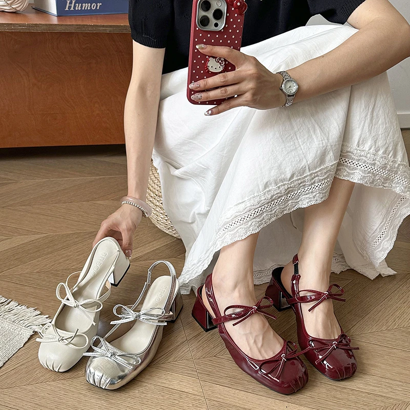 法式包头玛丽珍凉鞋女2025新款仙女风银色粗跟高跟气质单鞋