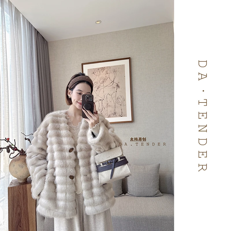 DA·Tender【层层雪芙仿水貂毛绒外套】复古木质扣高级仿水貂