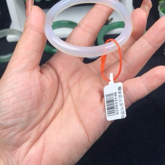 石英质玉未镶嵌手镯