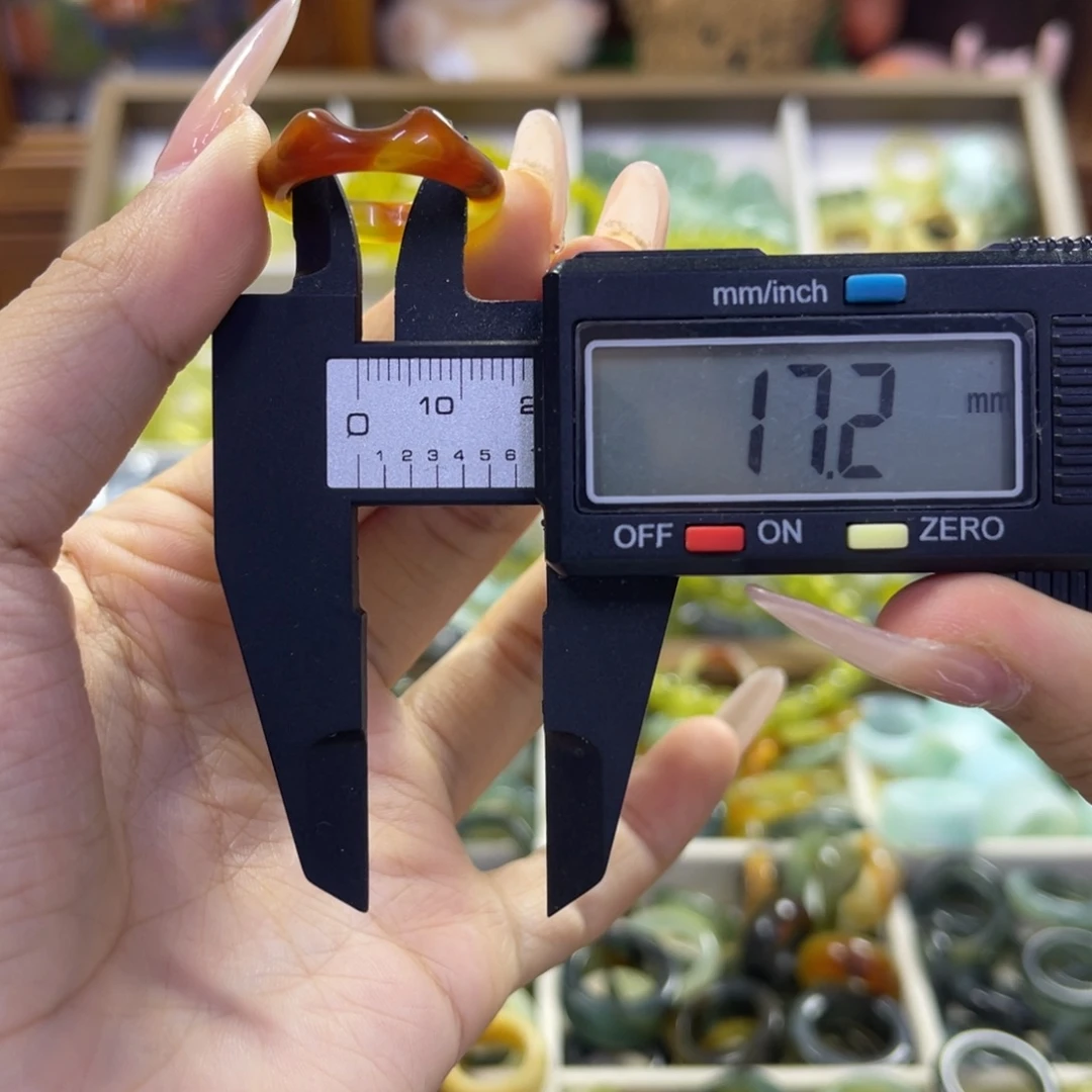 蛇纹石玉未镶嵌手镯108