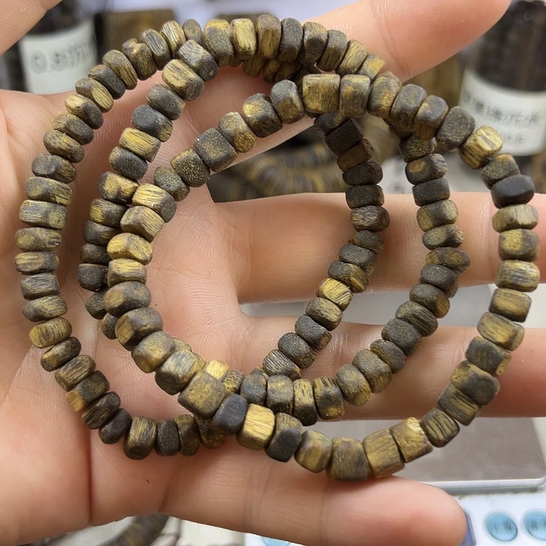 沉香沉香碎屑蓝宝石沉水浮随形卡6碎银子