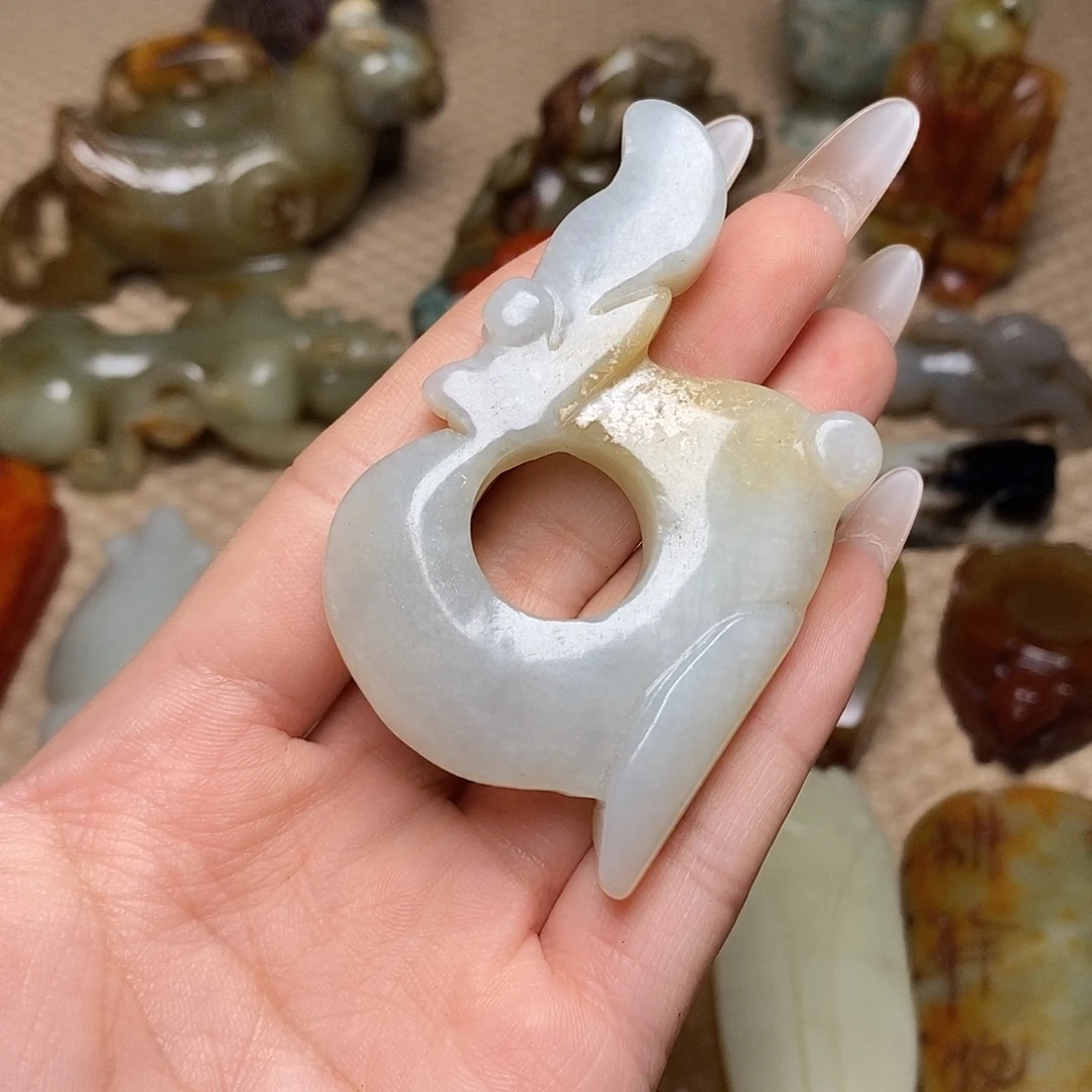 未镶嵌蛇纹石玉颈饰