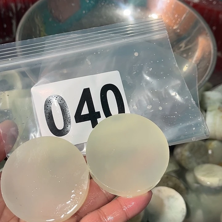 王***炸蛇纹石玉未镶嵌珠宝半成品