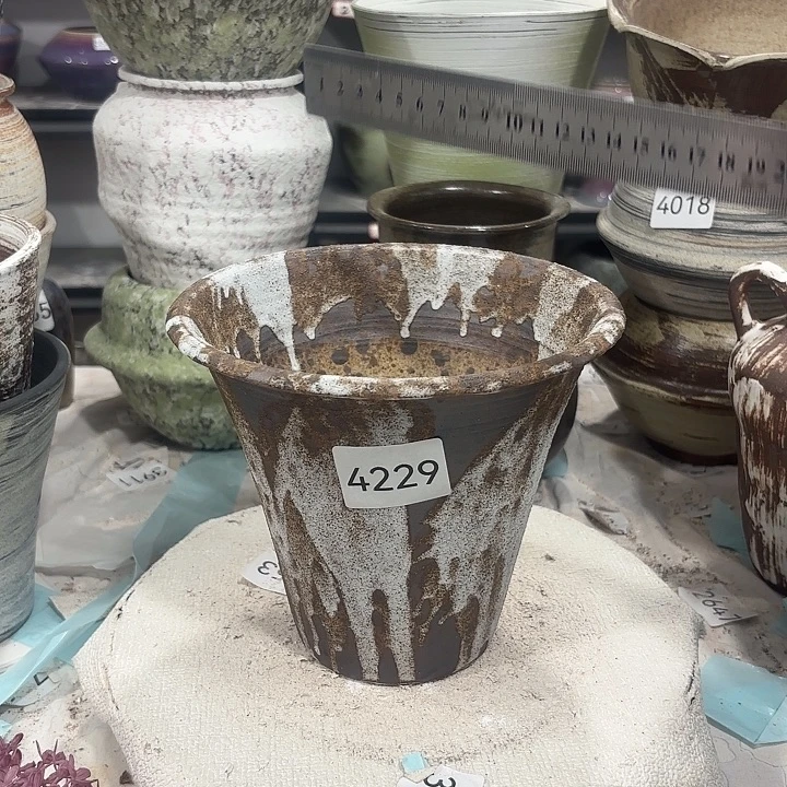 摆件高15，口16，有孔4229