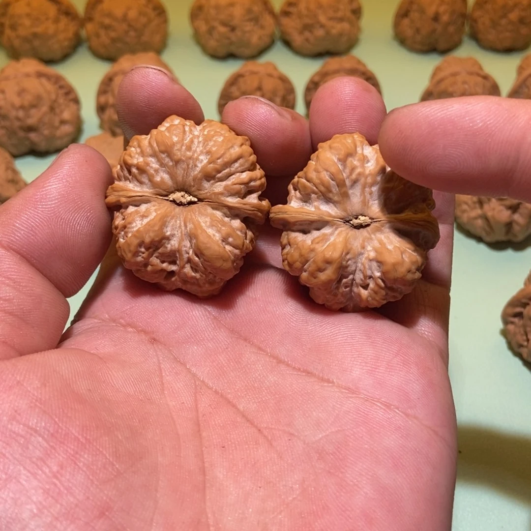 文玩核桃吊坠大*爸蛤蟆头37一对