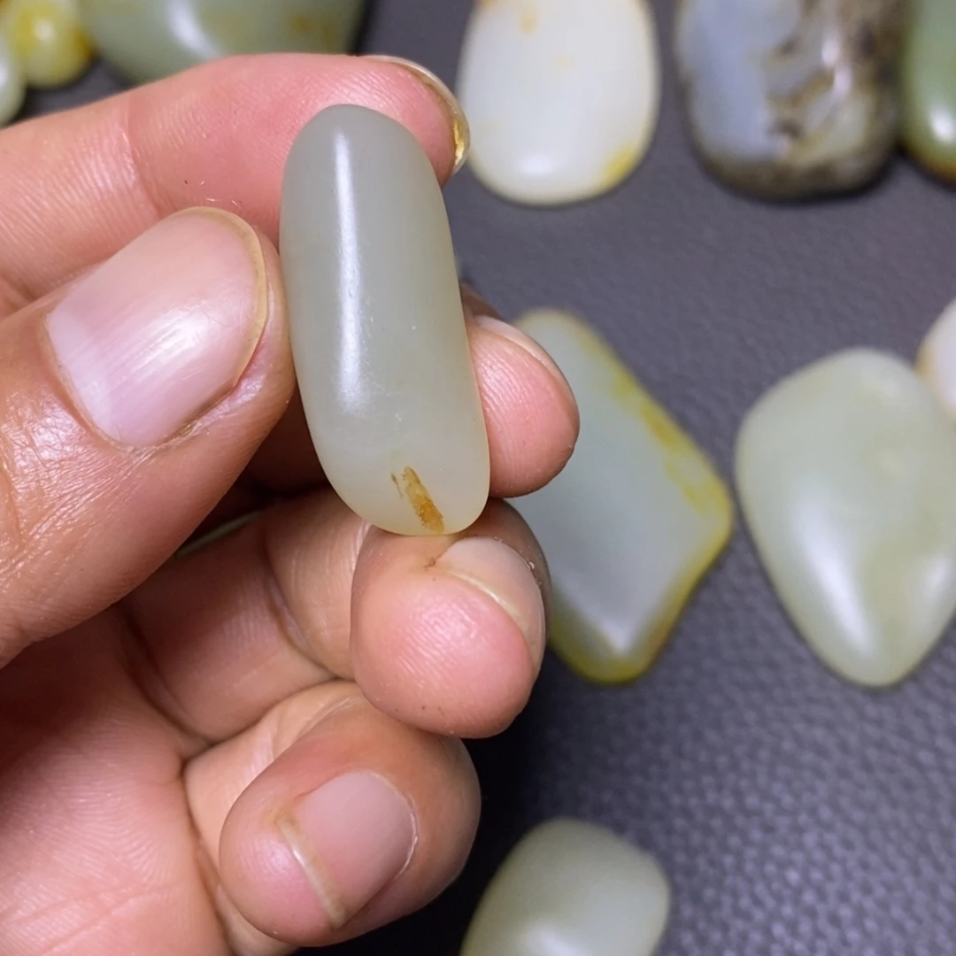 和田玉（糖玉）未镶嵌挂件