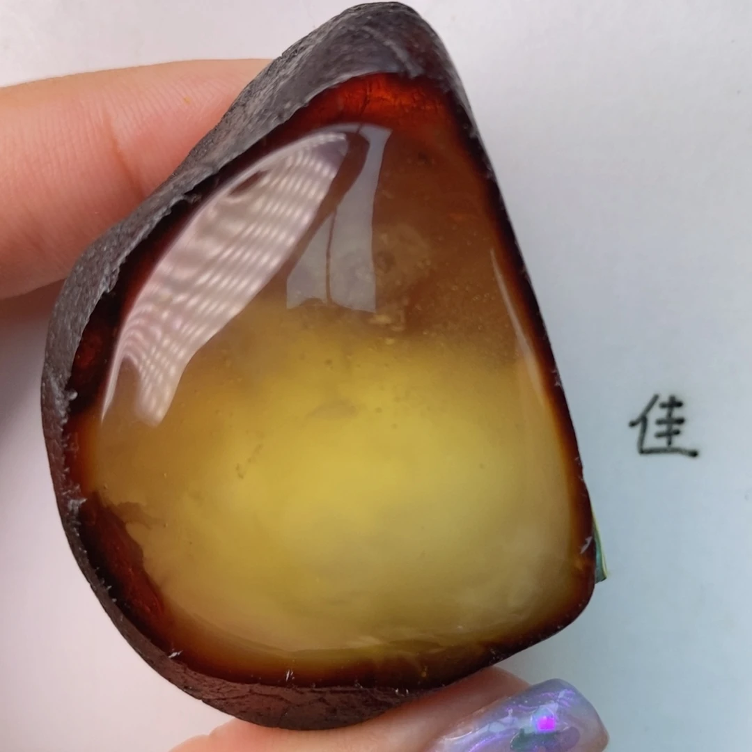 未镶嵌琥珀珠宝奇石
