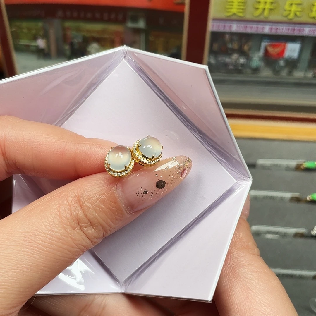 翡翠18K金镶嵌耳饰