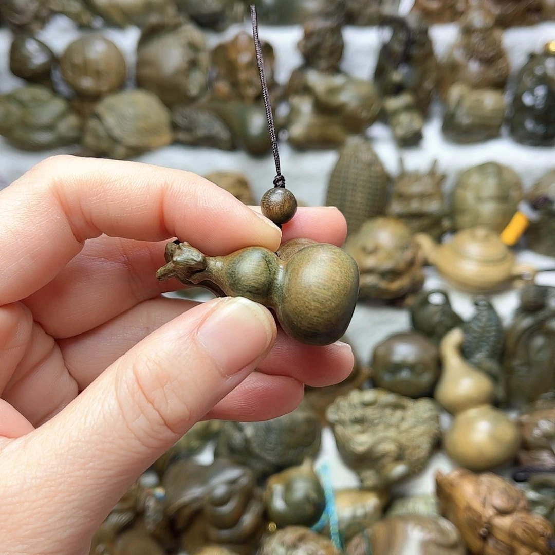 维腊木（绿檀）l*l龙头葫芦手机挂咖色