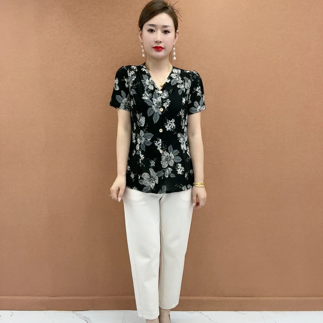2025夏季新款妈妈装减龄宽松休闲时尚洋气百搭显瘦T恤小衫大码衣
