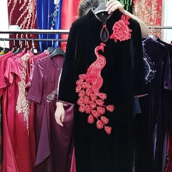 呱***呱黑色金丝绒贴花短款旗袍2xl