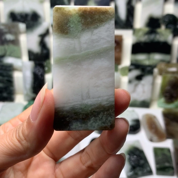 独山玉未镶嵌颈饰