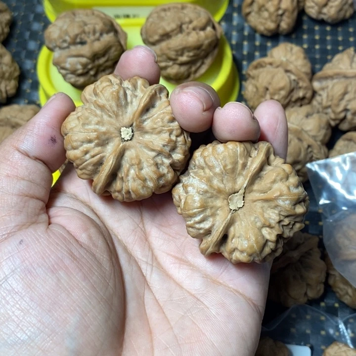 大***赢把件文玩核桃蛤蟆头43