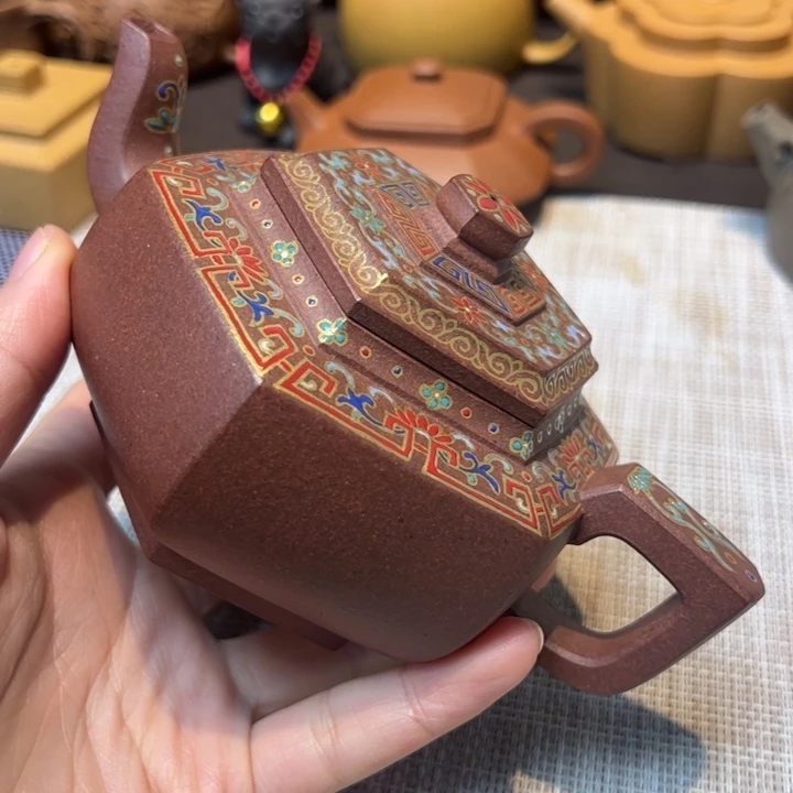 茶壶紫砂六方，容量230毫升，底槽清