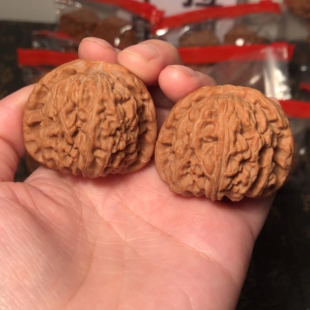 【闪购商品】文玩核桃把件白狮子42