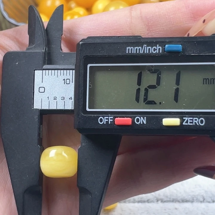 蜜蜡裸石未镶嵌微瑕鸡油黄老型珠12mm