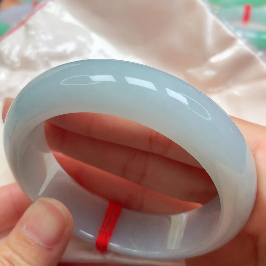 翡翠未镶嵌手镯冰胶老料子淡淡蓝胶底5758轮胎