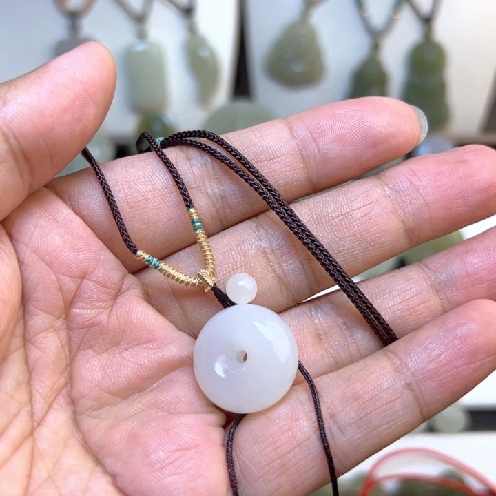 和田玉未镶嵌吊坠(不含链)666