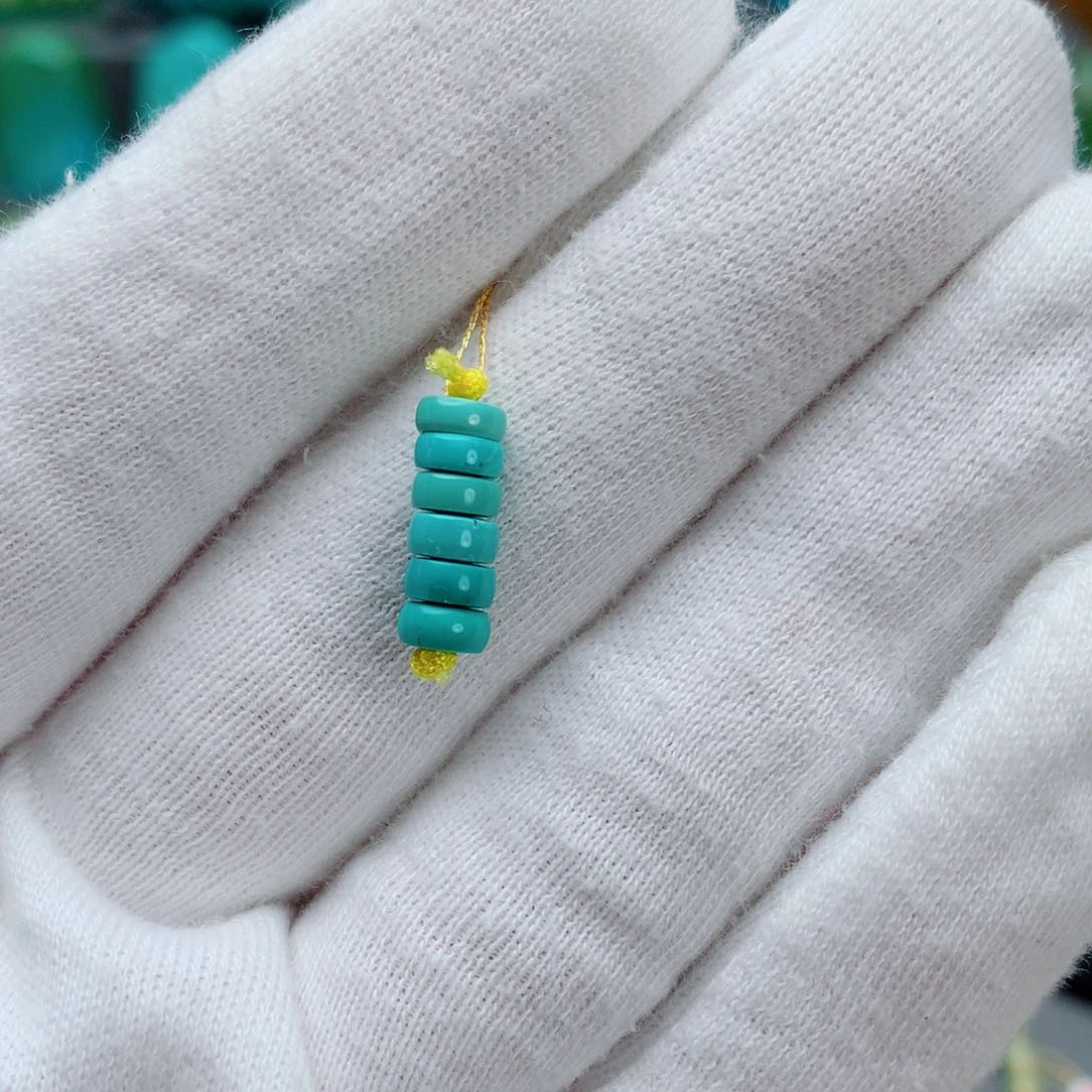 绿松石颈饰未镶嵌