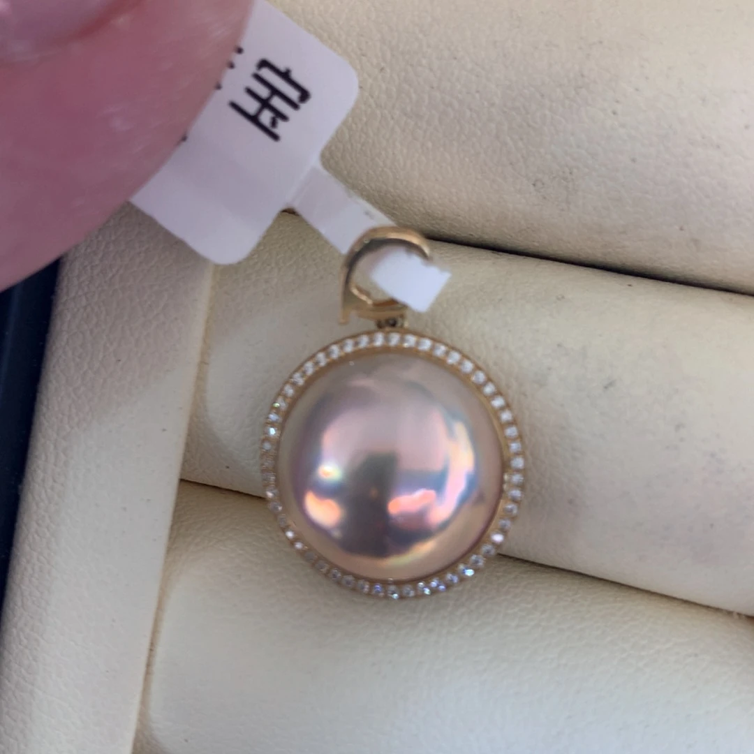 18K金镶嵌颈饰拼合珍珠（马贝珠）