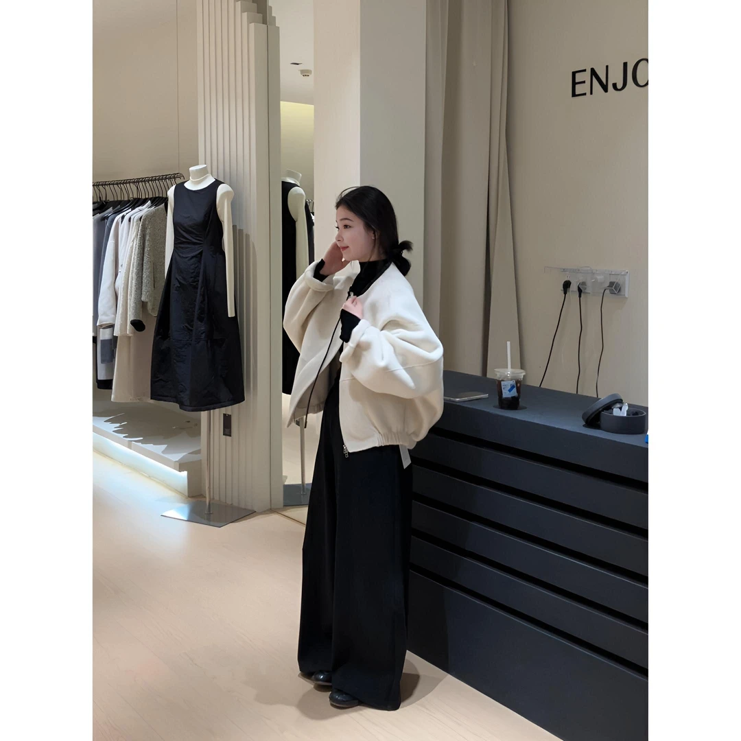 MARIE.COCO韩系时髦高智感棒球服外套内搭打底衫上衣休闲裤三件套