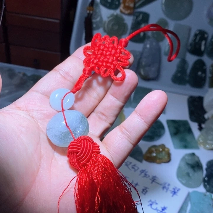 翡翠颈饰未镶嵌好