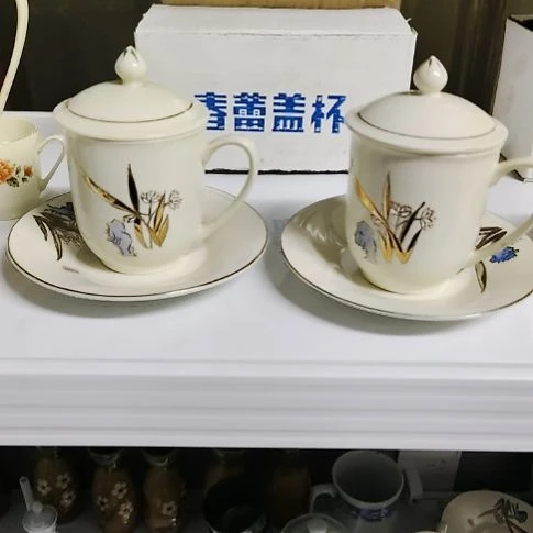瓷片五厂，七厂各种摆件，瓷片，均有瑕疵！