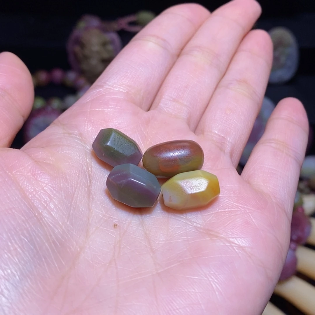 玥***児玛瑙/玉髓未镶嵌配饰