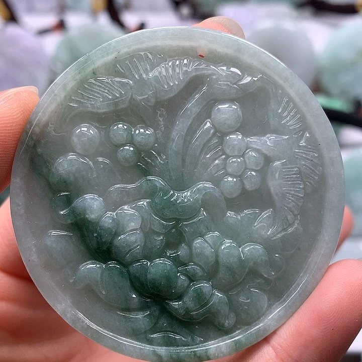 翡翠未镶嵌颈饰花开富贵福利