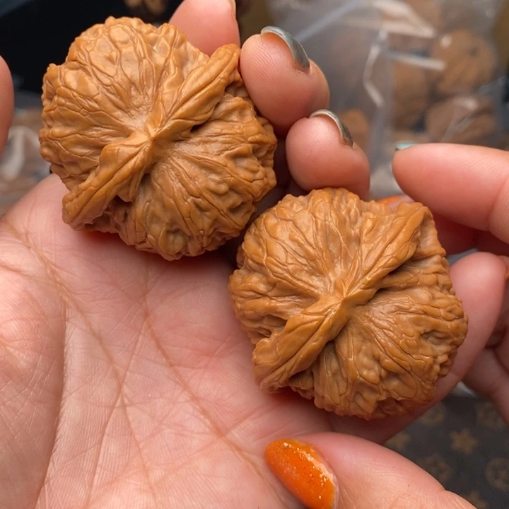 把件文玩核桃女娲石46尺核桃