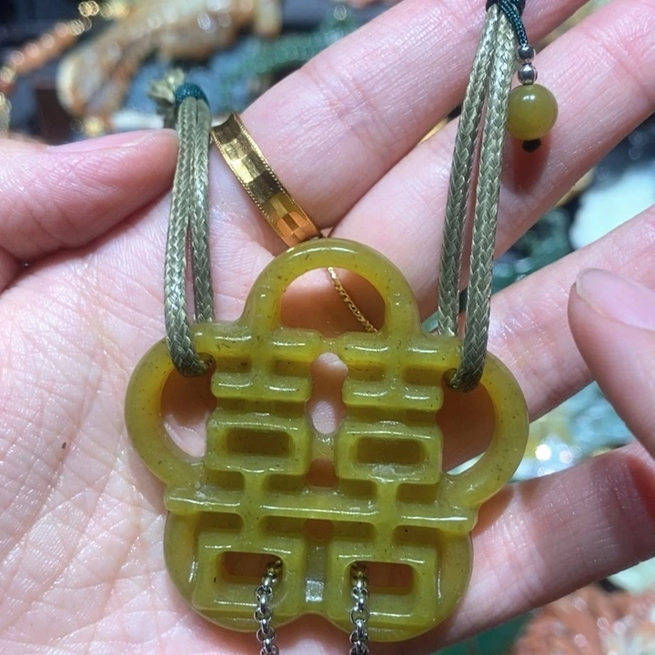 岫玉未镶嵌毛衣链