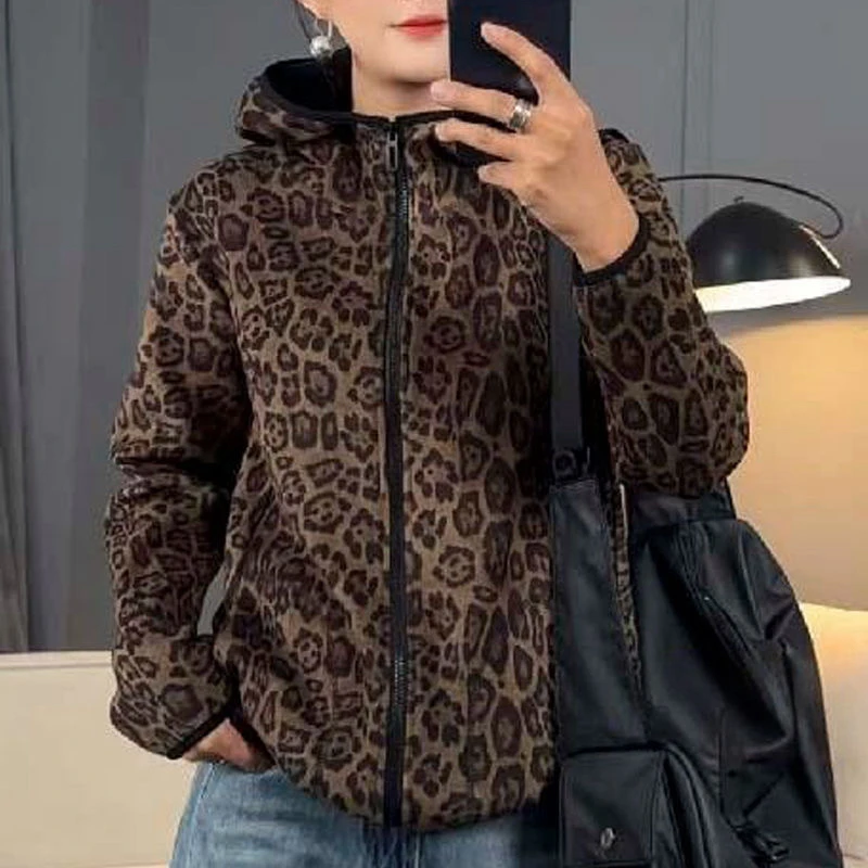 时尚百搭宽松加厚连帽豹纹外套女2025秋款休闲简约加绒卫衣开衫潮
