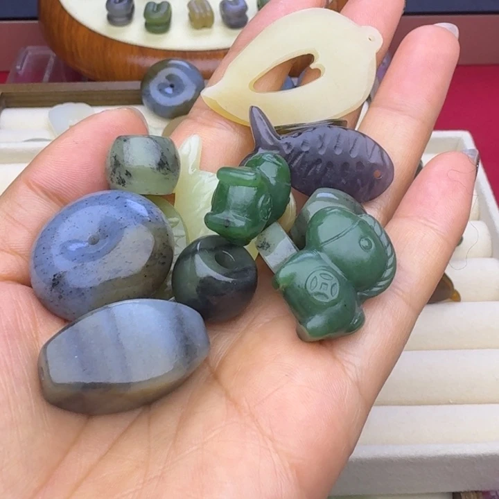 锦***.和田玉（糖玉）未镶嵌车挂