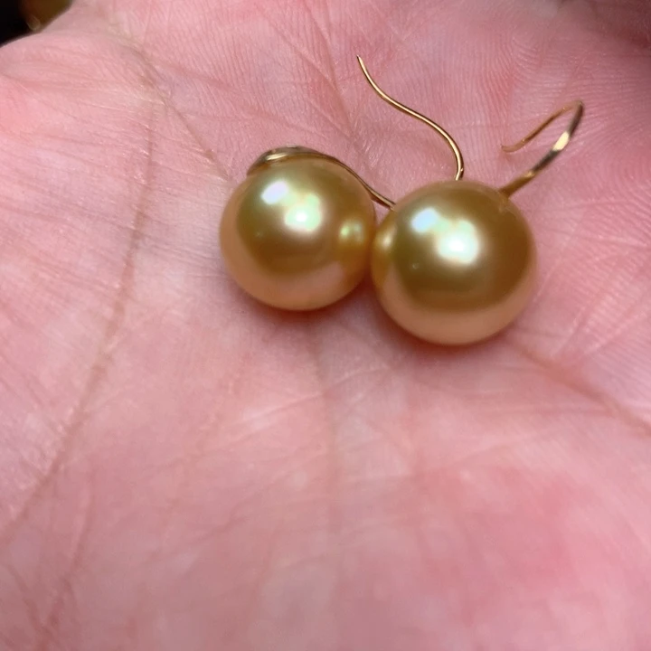 18K金镶嵌耳饰海水珍珠