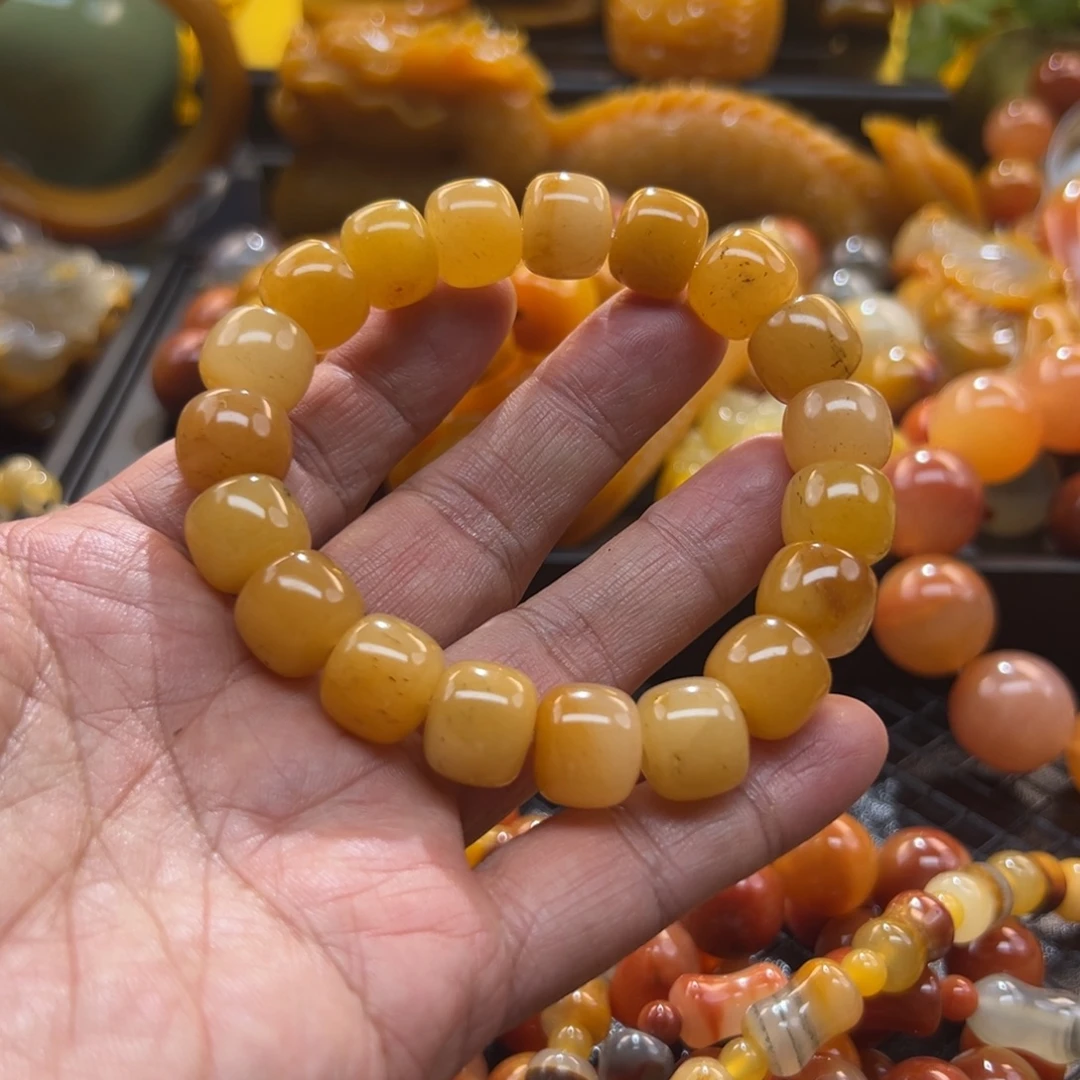 石英质玉未镶嵌颈饰