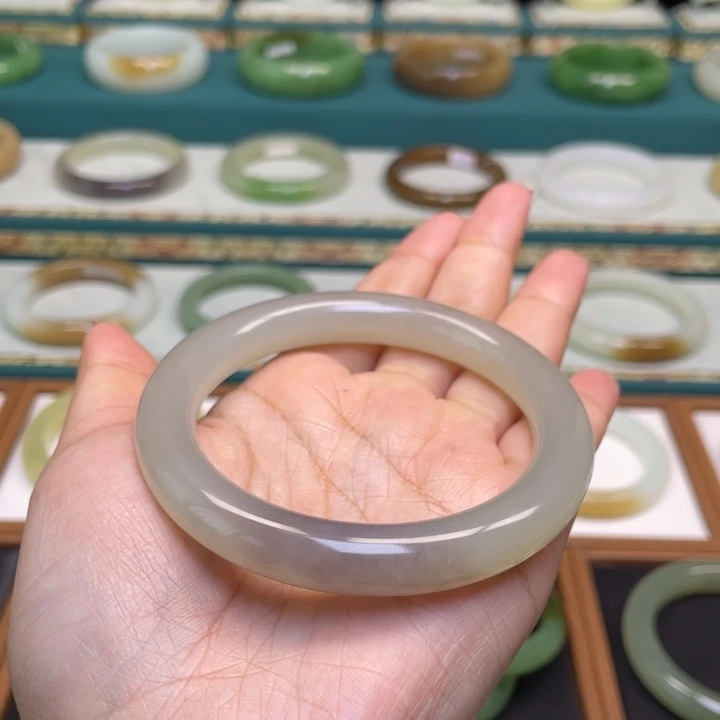 和田玉手镯未镶嵌59