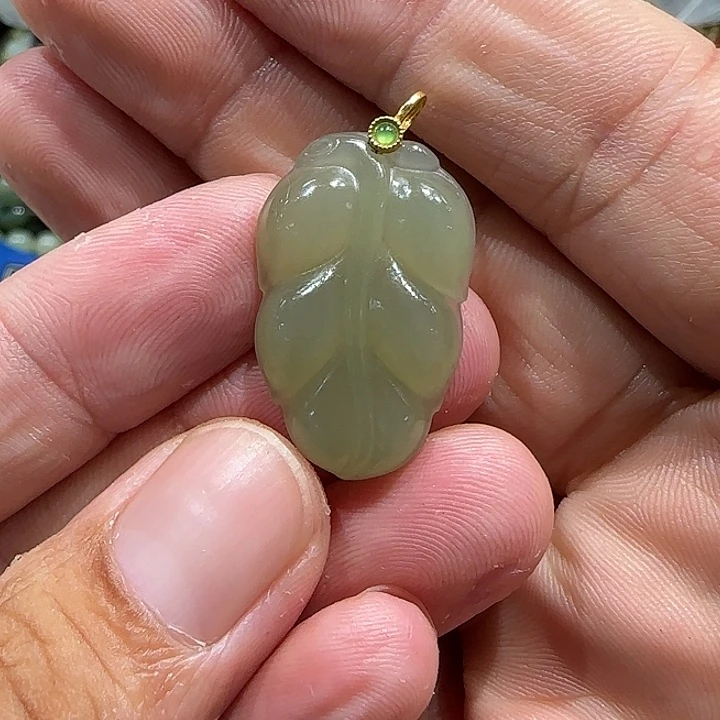 和田玉18K金镶嵌颈饰