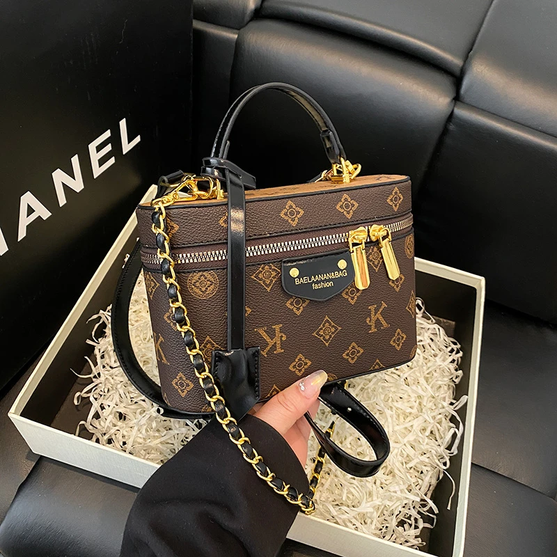 2025今年流行新款女士手提网红爆款化妆盒子包高级感百搭单肩斜跨