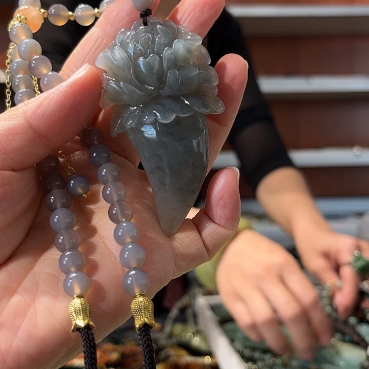 岫玉未镶嵌毛衣链