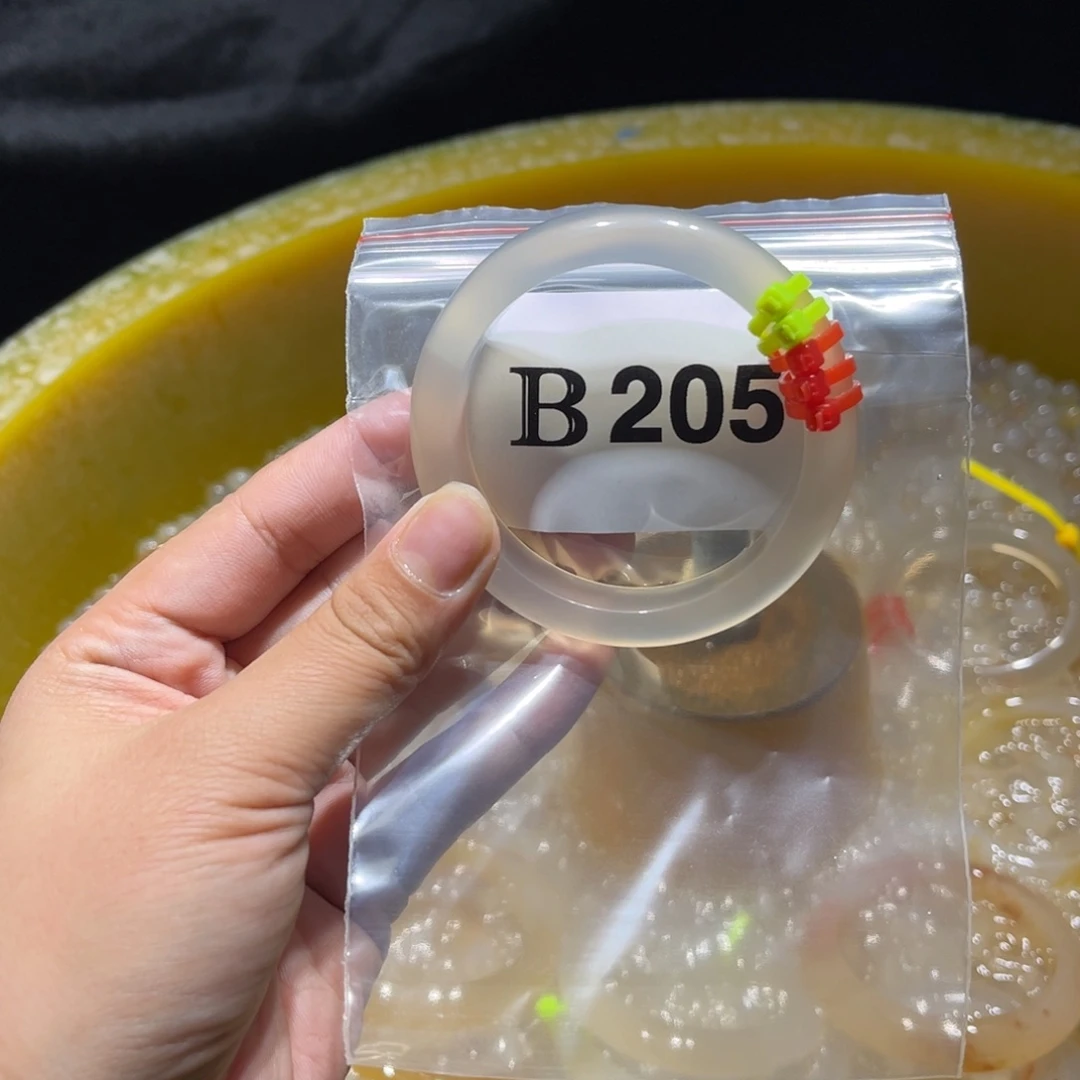 榆***.玛瑙/玉髓未镶嵌手镯