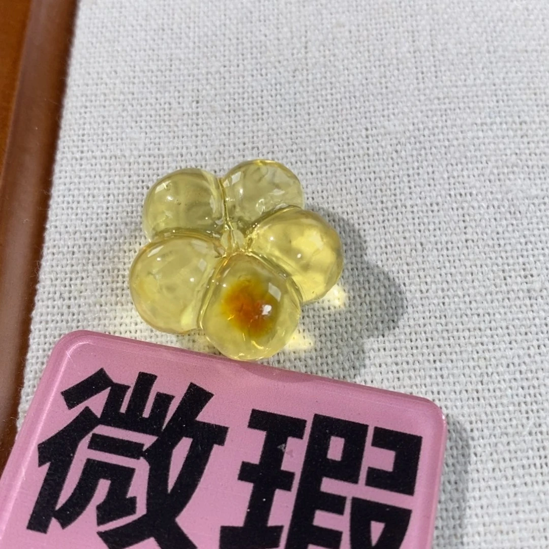 蜜蜡未镶嵌裸石花