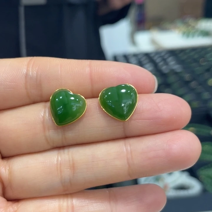 和田玉18K金镶嵌耳饰