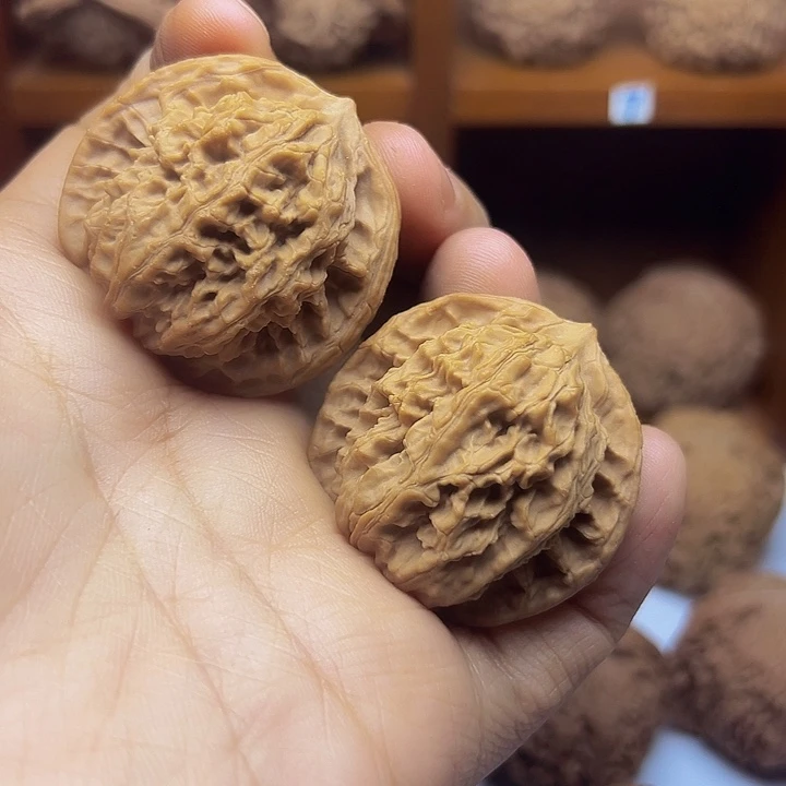 吊坠桃核40尺全品盘龙纹