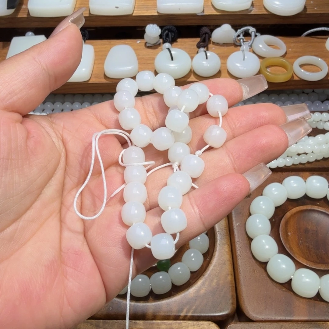 顽***家和田玉未镶嵌颈饰