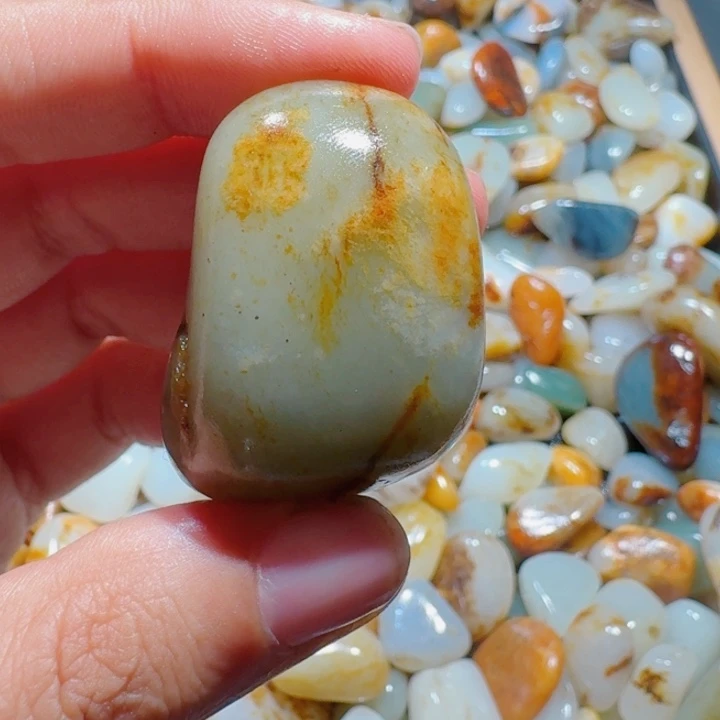 和田玉（糖玉）未镶嵌颈饰47克