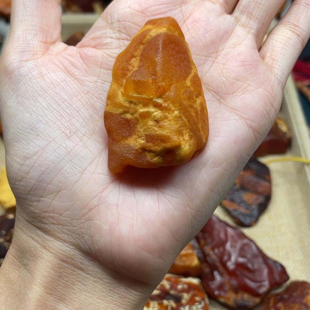 琥珀未镶嵌珠宝奇石